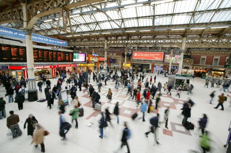 LONDON VICTORIA STATION_19
